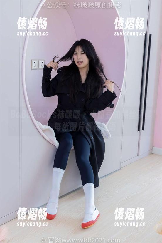 BoBoSocks袜啵啵 - 小甜豆的黑丝手套：每张图片都在低语