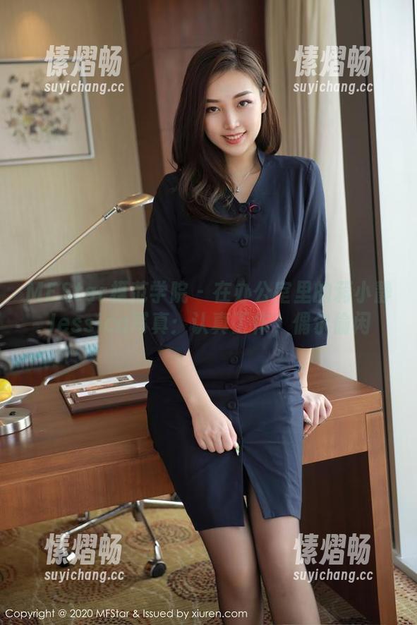 MFStar模范学院 - 在办公室里的蒋小静Jessica写真：认真工作，偶尔偷闲