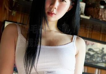 MyuA(뮤아)的毛衣cos照，感觉随时会温暖到我这颗冰冷的心…