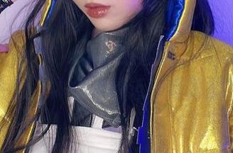 私拍PoppaChan的纳西妲，真希望时间停在这刻，体会那种近乎缠绵的氛围。