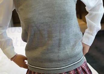 来吧！ROSI嫩学妹制服作品的免费之旅，保准让你欲罢不能，想多看几遍。