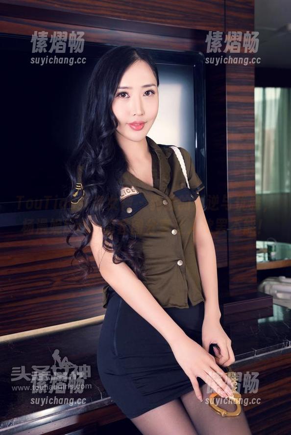 TouTiao头条女神 - 豹纹的叛逆与优雅，杨漫妮baby的套图分享让人欲罢不能！