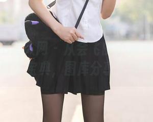 Xiuren秀人网 – 从会飞的小虎牙的连衣裙看时尚宝典，图库分享真材实料！