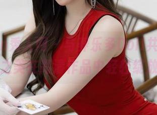 Xiuren秀人网 – 与养乐多Doll共舞，旗袍之美在高清作品中轻轻绽放。