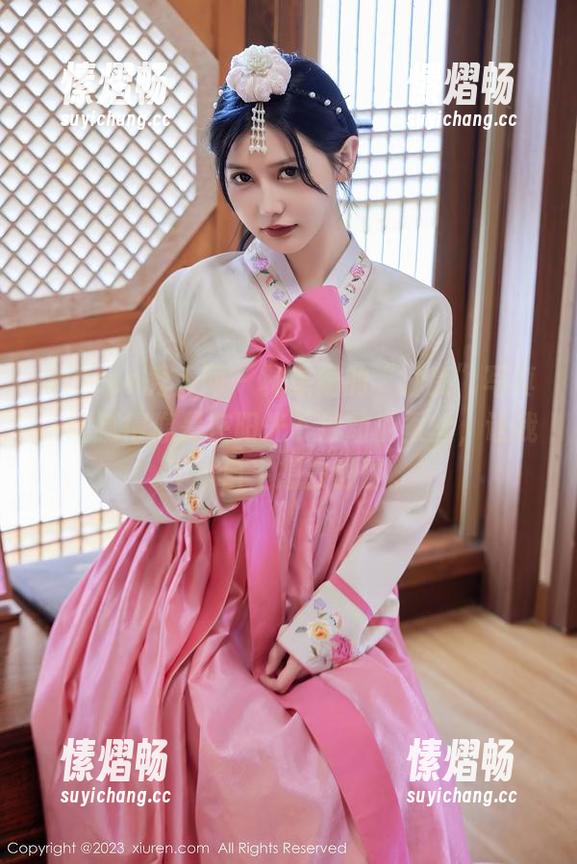 Xiuren秀人网 - 林星阑的“油亮”写真，细腻得像是在阳光下流动的蚕丝，让我不由自主想去触碰。