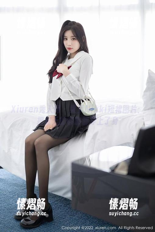 Xiuren秀人网 - 果果Nikki短裙图片：把夏天的懒散都穿上了身
