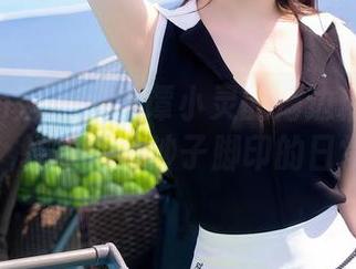 Xiuren秀人网 – 谭小灵的海边精选合集，轻松拖着沙子脚印的日常