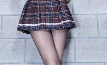 beautyleg – Lynn吊带写真高清版：本来我想低调，可这份分享太诱人了