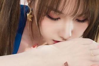 丽柜 – 婷婷的红裙蜕变：网盘中的写真新世界，绝对值得一探！