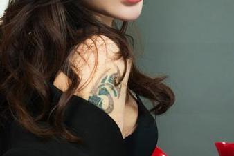 丽柜 – 敏儿写真：这香浴名莲的光线感真让人陶醉！