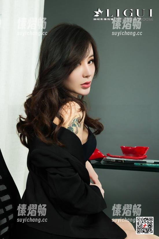 丽柜 - 敏儿写真：这香浴名莲的光线感真让人陶醉！