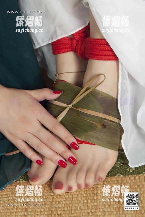 丽柜 - 定制泳装图集，语寒是如何优雅游出千种风情的？快来围观！