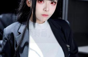 佐证九柒喵俏丽的OL制服，笑面教授的写真让你看得目不转睛，真是太上头啦！