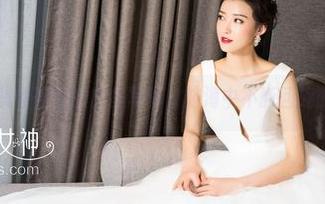 克拉女神 – 观看盈盈的白丝写真，脑海中不断回旋的那些想法…