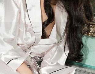 克拉女神 – 阳光与清凉的碰撞：钟淇泳池写真，资源免费送！