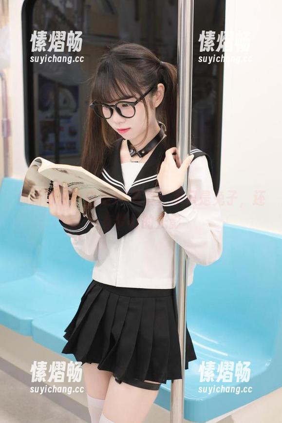 可可小白兔 最新可可小白兔JK写真:不只是兔子,还有梦幻的光影
