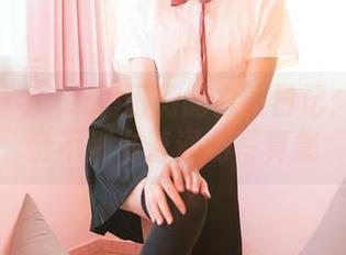 嗲囡囡 – Arude薇薇的白裙日记：分享一份不那么普通的写真集