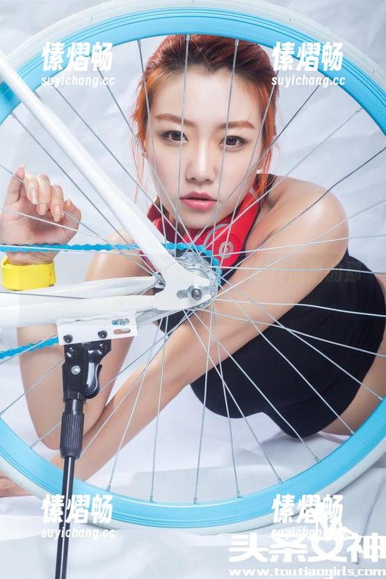 头条女神 - 聚焦小晴子：皮衣作品里的那些你不敢想的瞬间！