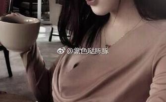 微密圈 – 图包解锁：小芯酱的吊带白丝，带你一同漫游幻想之境