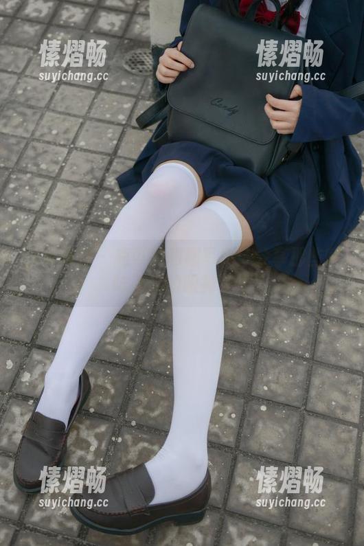 少女秩序 - 鹿可的和服写真：分享那些暧昧不明的眼神交汇