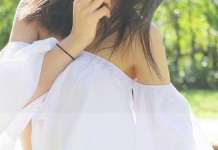 尤蜜荟 – 左冰Queen在浴室的轻松时刻：写真，不只是水池里的泡泡
