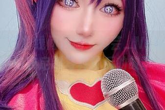 在色彩与曲线间徘徊：彩芸_Nebula的内衣定制写真背后的故事