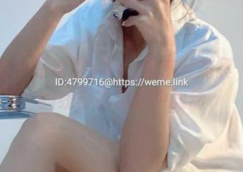微密圈 – 徐绾绾yyyy的灰丝写真，流畅的线条在视野中舞动