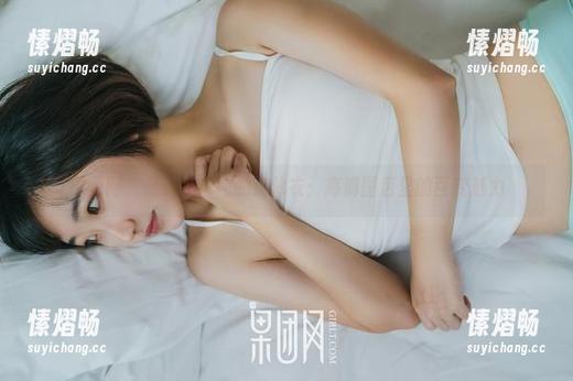 果团网 - 感受尹意纯的连体衣：高清图包里的百变魅力
