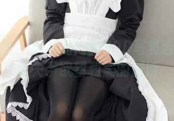 森萝财团 – 小梓的肉丝30D写真合集：一场关于欲望和美的对话