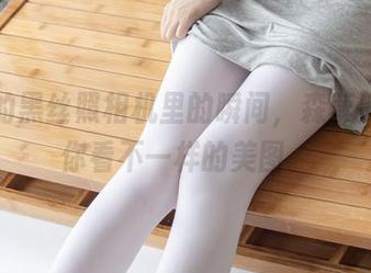 少女的黑丝照相机里的瞬间，森萝财团给你看不一样的美图。
