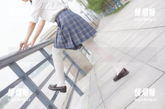 森萝财团白丝学妹：网盘里的时光胶囊