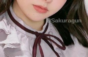 运动中的樱群：原图展示，图册揭晓背后的美学。