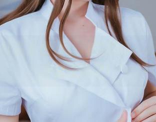 快来下载清水由乃海边的原图，海风和阳光都在这里！