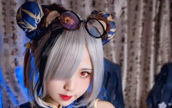 猫田圣奈奈海边COS，海浪声中藏着多少秘密？