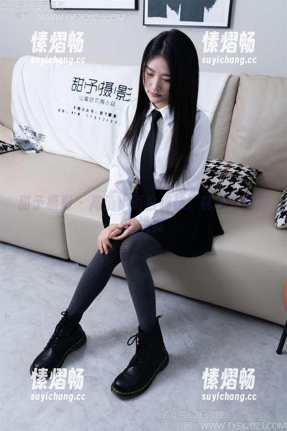 甜予摄影 - 高清小语白棉袜：袜子在光影中跳舞