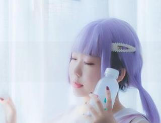 看“甜糖大魔王”的写真图集，真是不小心被这粉色兔兔萌化了！