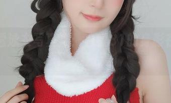 连体透泳衣写真集：白银81的身影在阳光下疯狂反射