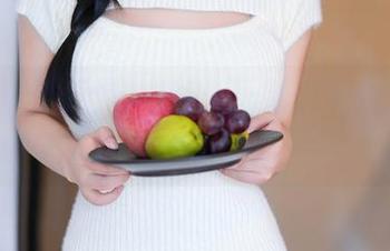秀人网 – 奶酥职业装：不过就是一堆免费图片，谁能拒绝这种诱惑？