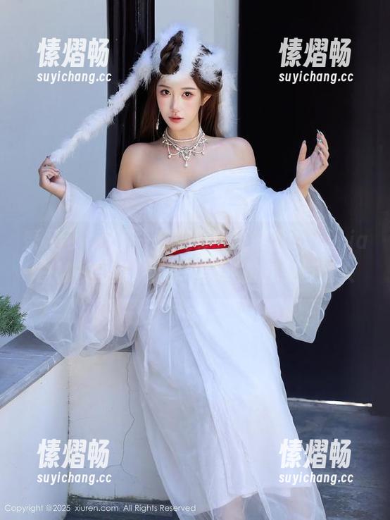秀人网 - 又是一波免费的杨紫嫣Cynthia白衬衫图集，快来围观这份优雅与迷人