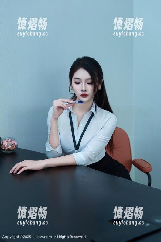 秀人网 - 跟着林文文，泳装高清美图带你感受夏日的清凉