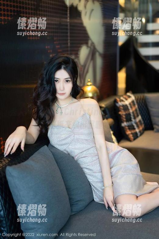 秀人网 - 在黄可Christine的日常中，写真与壁纸交织出温暖的瞬间
