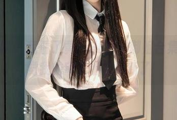秀人网 – 我看了黄婧GIGI的御姐合集，感觉我的审美都被刷新了