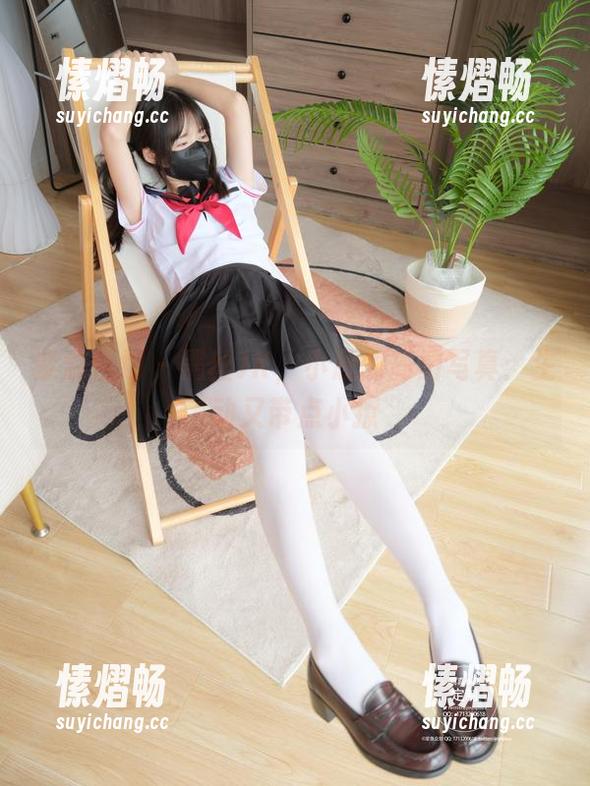 紧急企划 - 黑丝JK，小恩的高清写真：生动又带点小撩