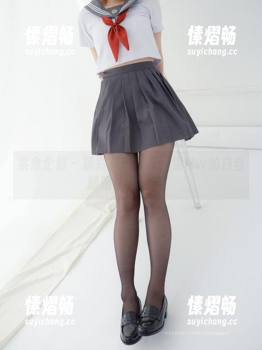 紧急企划 - 精彩私拍资源：见希w的白丝制服让人咋舌！