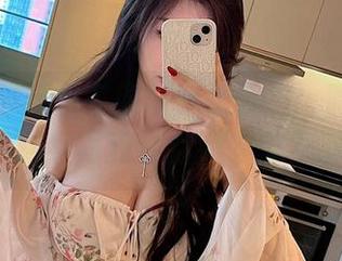 微密圈 – 爱意红唇与妩媚姿态：脸红Dearie，这组写真让你根本停不下来！