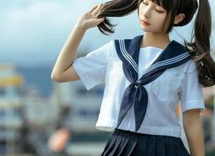 分享原图，跟随蠢沫沫的花墙迷宫，看她如何与花儿对话