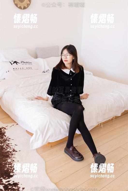 袜啵啵 - 小甜豆的写真故事：两双长靴下的秘密合集