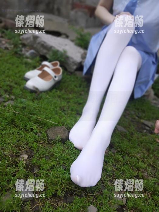 跟随西尔酱探秘比基尼精选套图，带你感受夏日的气息。