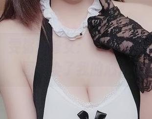 在线看！雯粥粥修女：“似水柔情”的美图晕染了我的心。