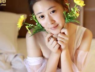 青豆客 – 施忆佳美脚图包更新：这脚让我都有点心虚，明明是我在追求完美！